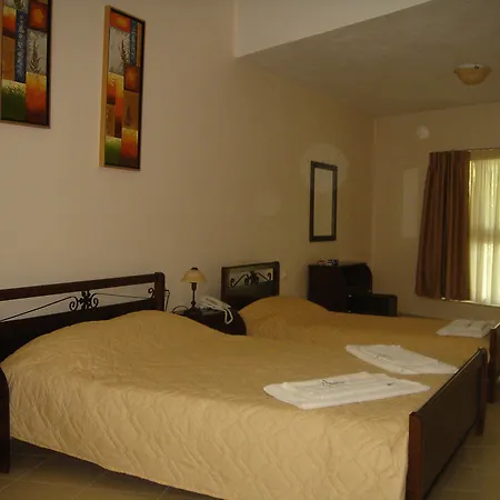 Hotel Avra