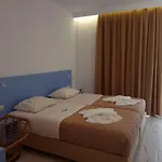 Hotel Avra 3*