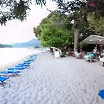 Hotel Avra