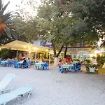 Hotel Avra