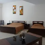 Hotel Avra 3*