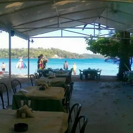 Avra Hotel