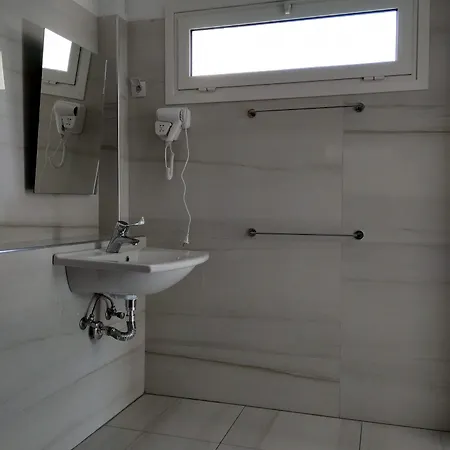 Avra Hotell Nidhrion